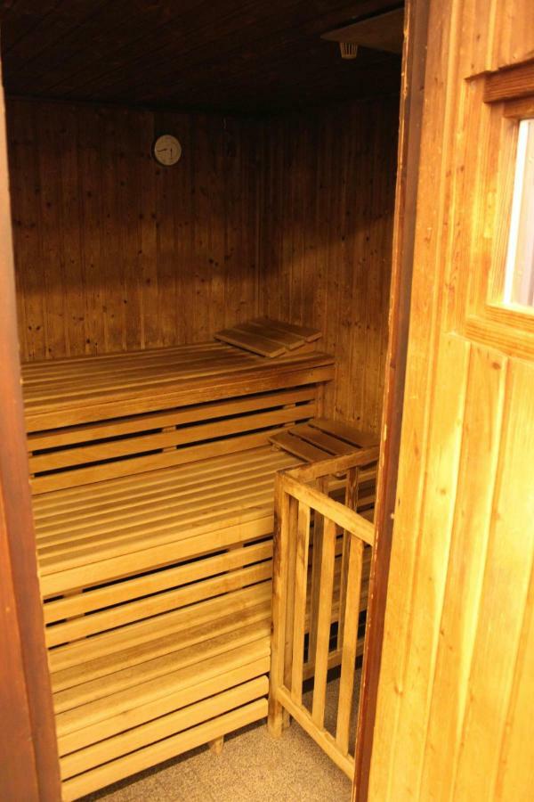 Ferienwohnung "Hagebutze" Mit Sauna Und Schwimmbad 巴特劳特堡 外观 照片
